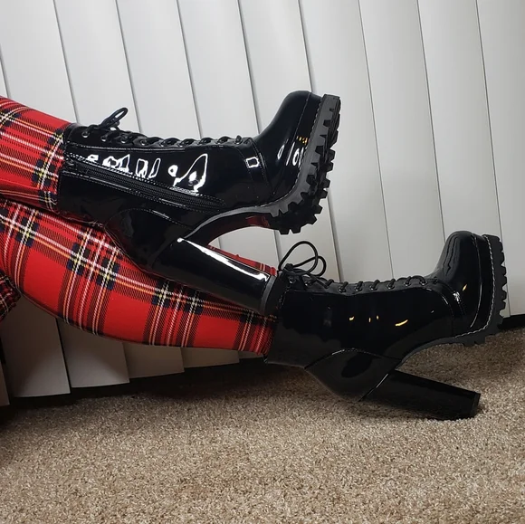 Patent leather lace up booties - Picture 3 of 3